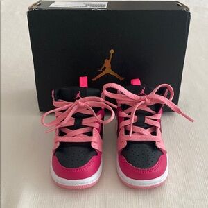 Jordan 1 Mid (TD) girls sneakers with box